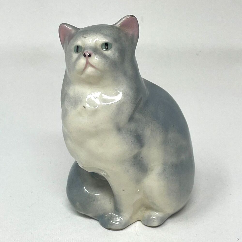 Vintage Gray & White Cat Figurine Ceramic MCM Minimalist Decor Blue Eyed 5"